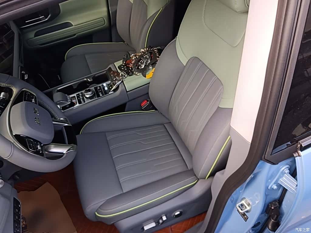 BAIC BJ40, 2025 11
