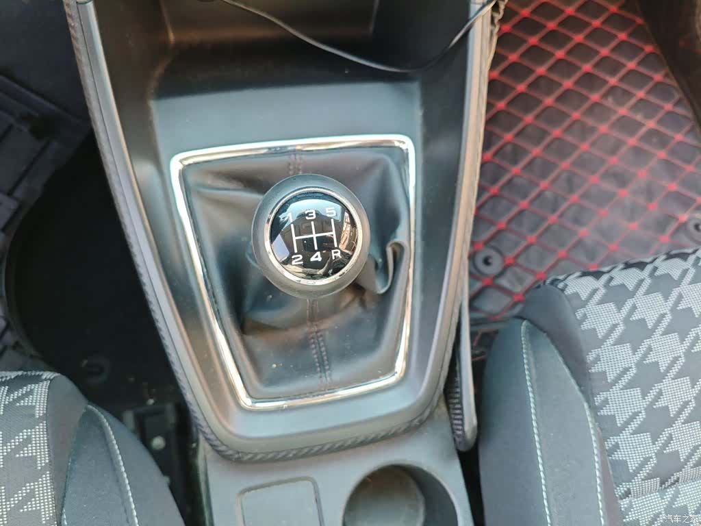 MG ZS, 2018 14
