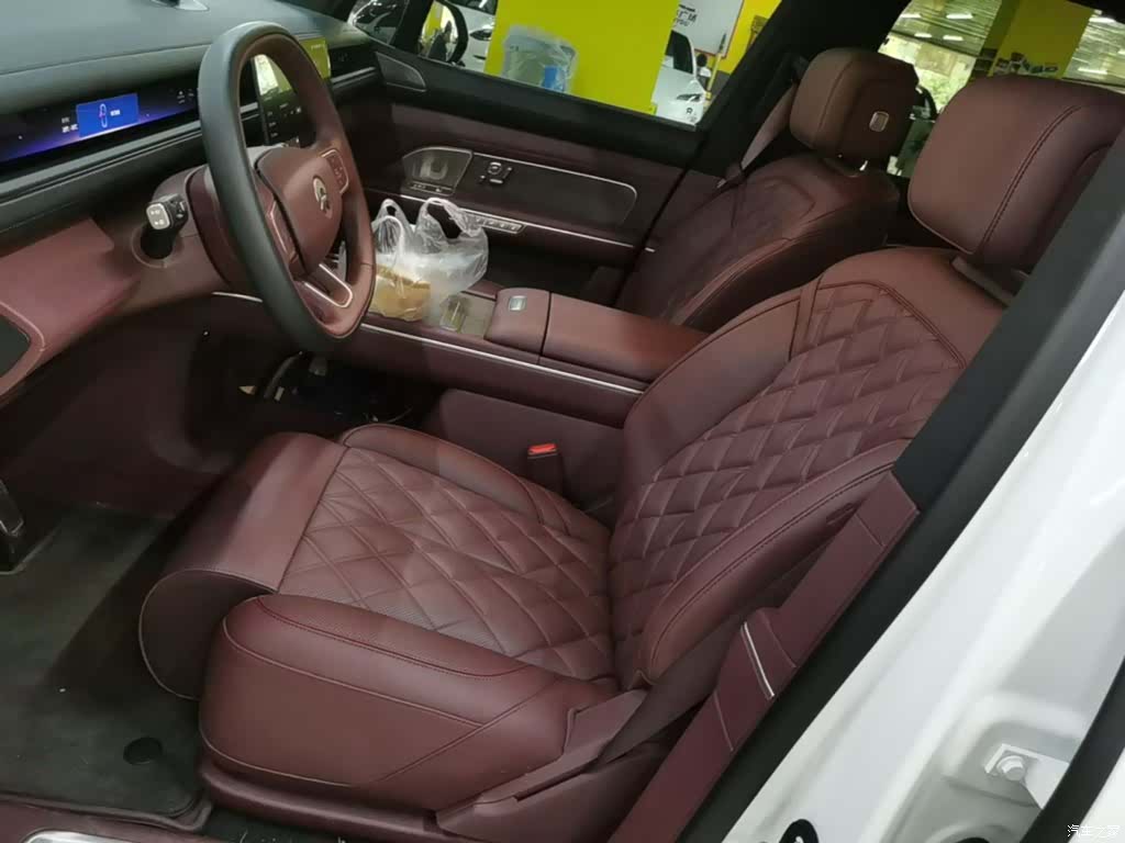 NIO ES8, 2025 11