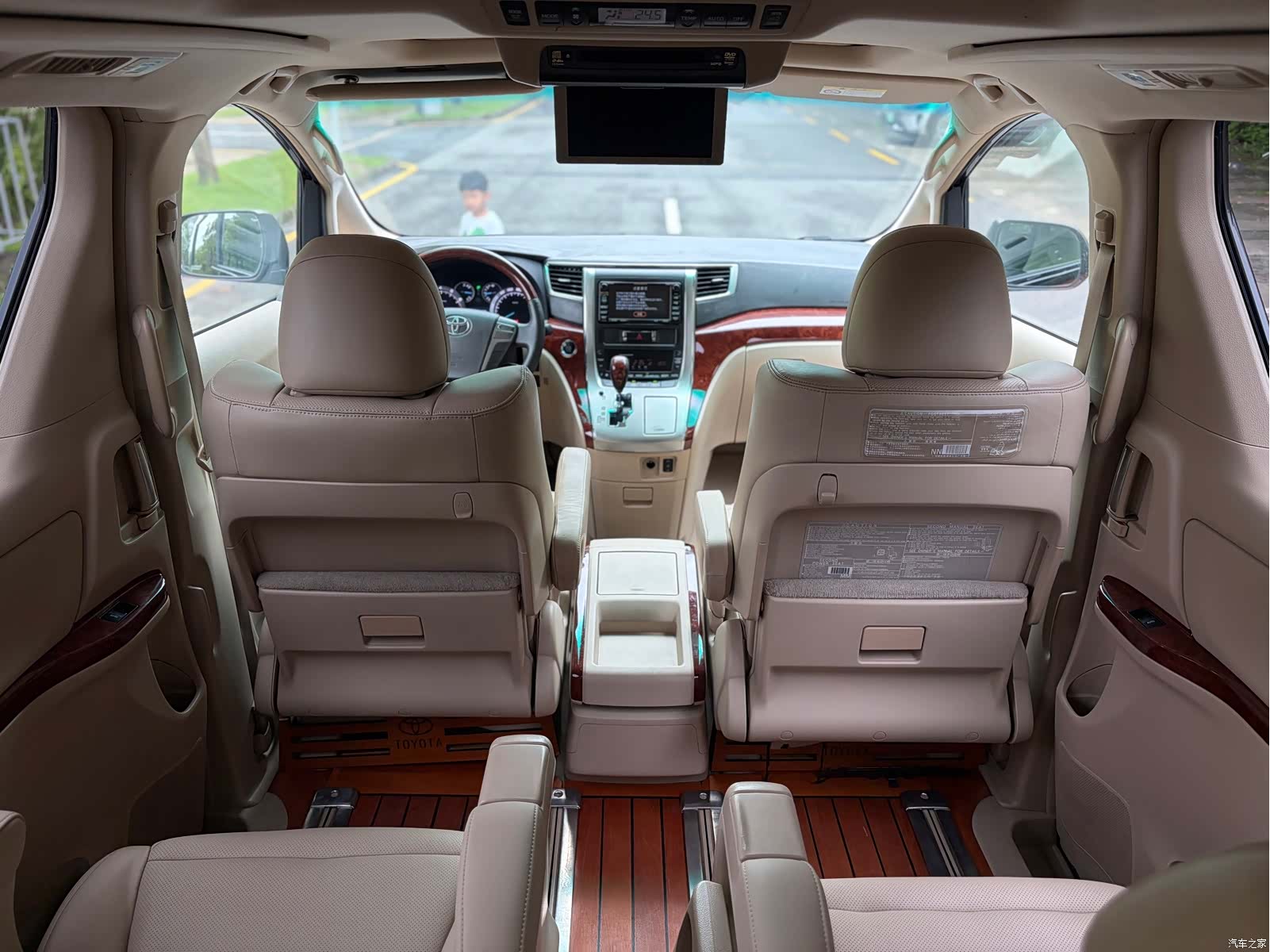 Toyota Alphard, 2011 8
