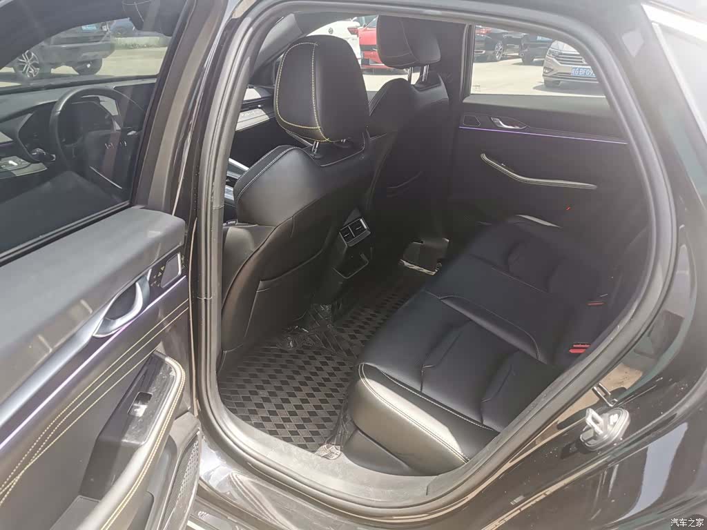 Geely Preface, 2024 17