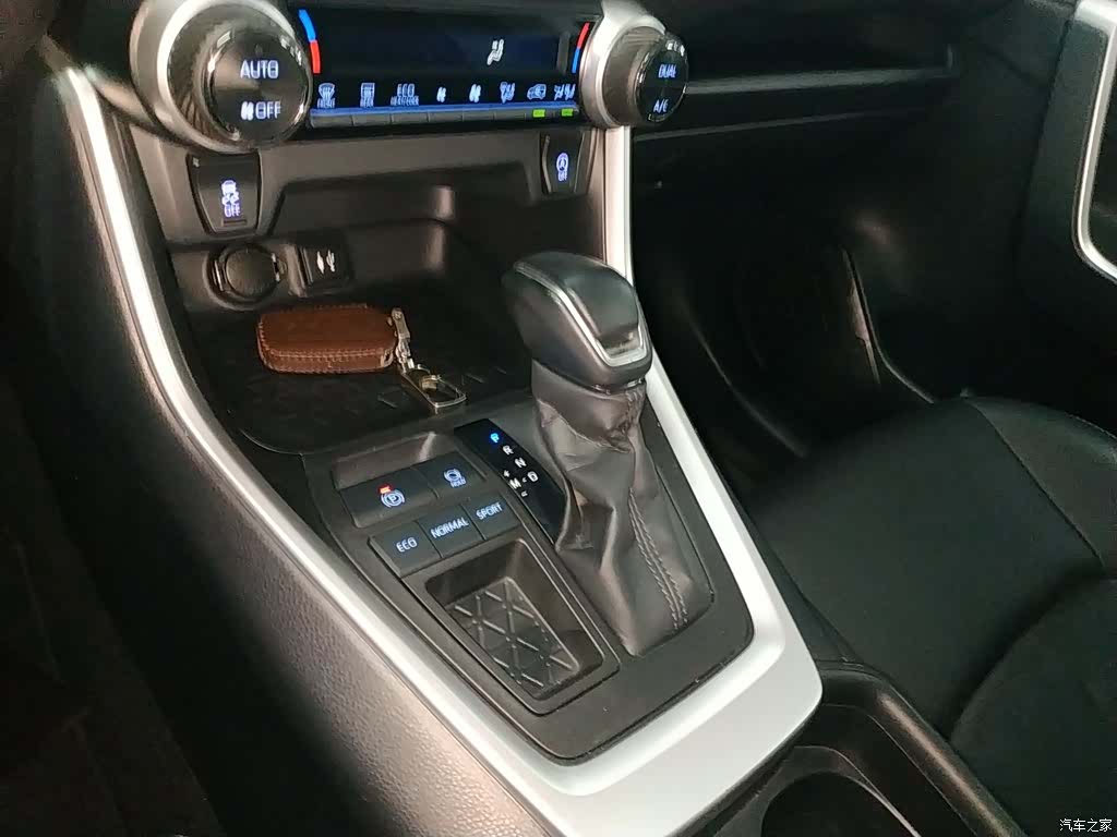 Toyota Wildlander, 2022 6