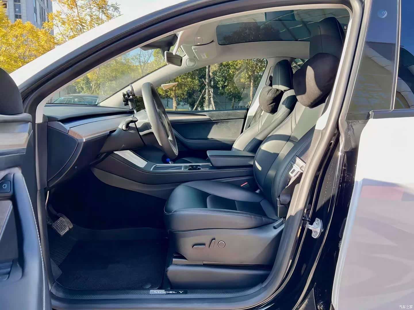 Tesla Model Y, 2023 7