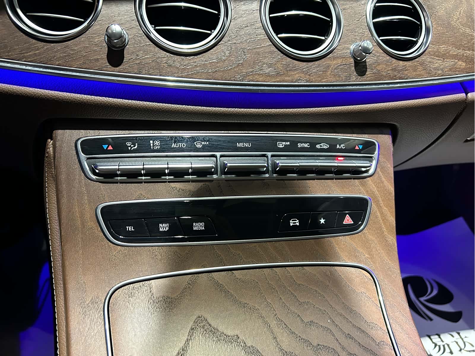 Mercedes-Benz E-Class, 2024 15