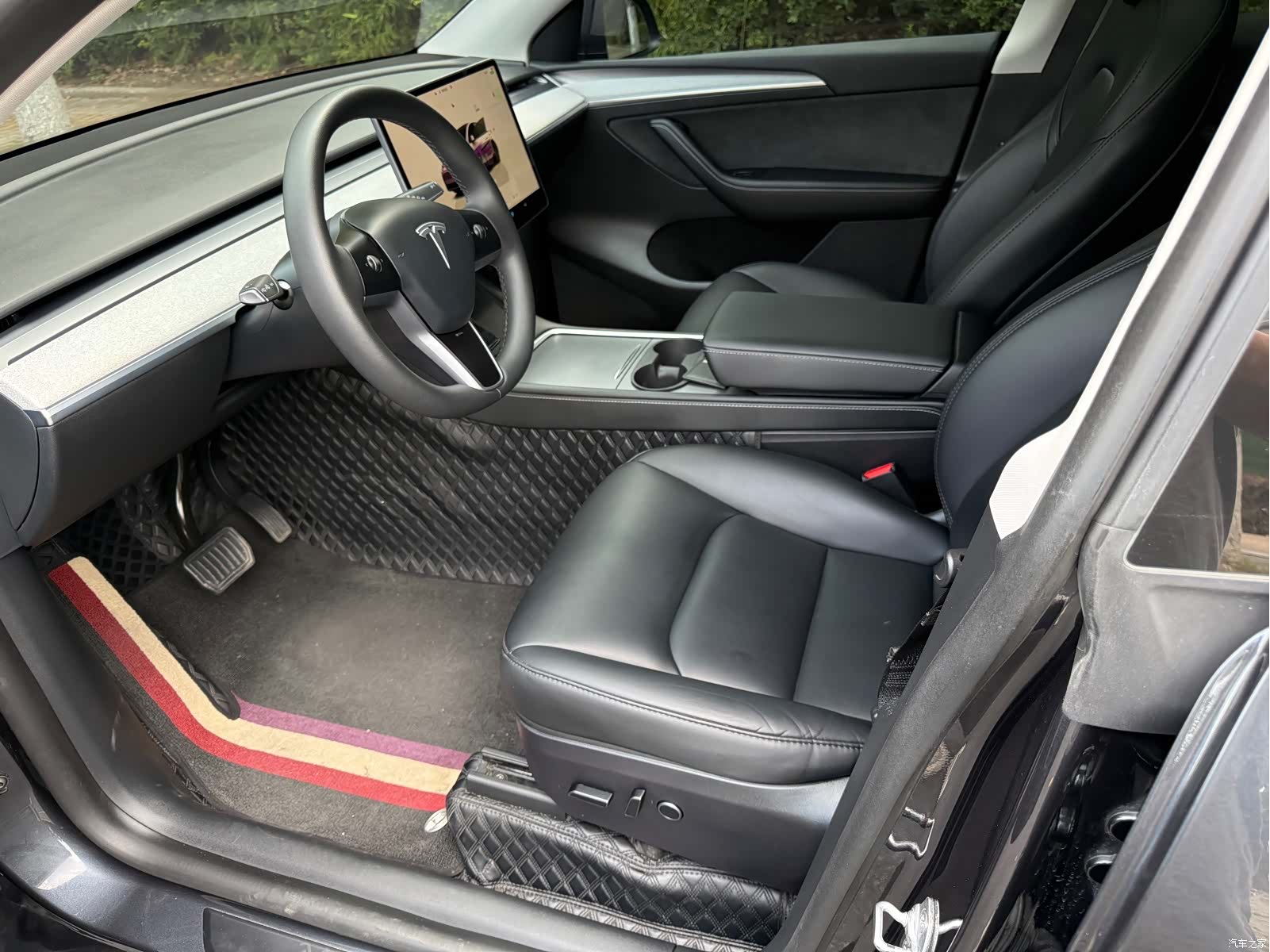 Tesla Model Y, 2024 7
