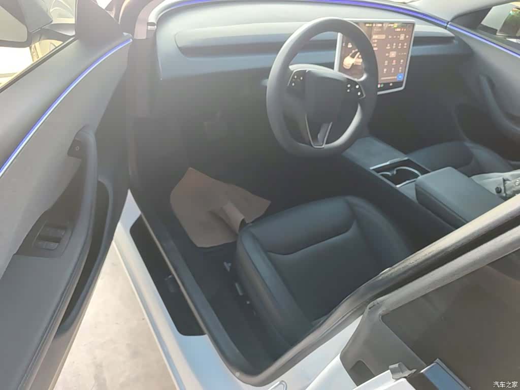 Tesla Model 3, 2024 12