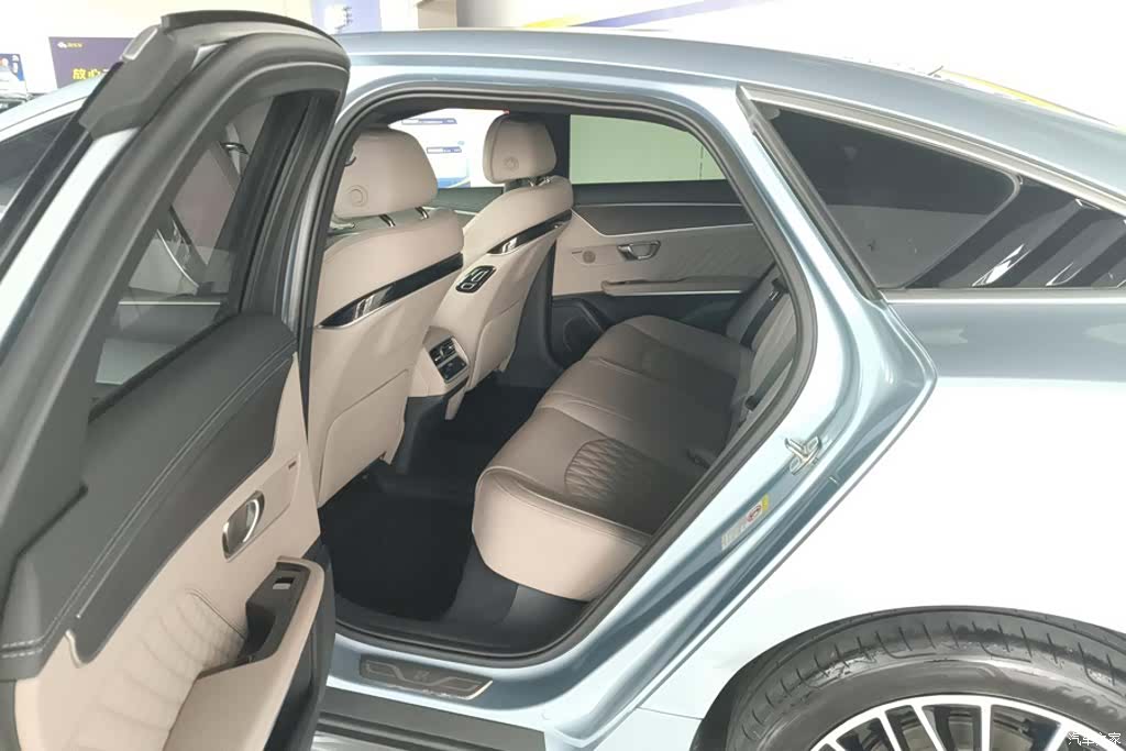 BYD Han, 2024 11