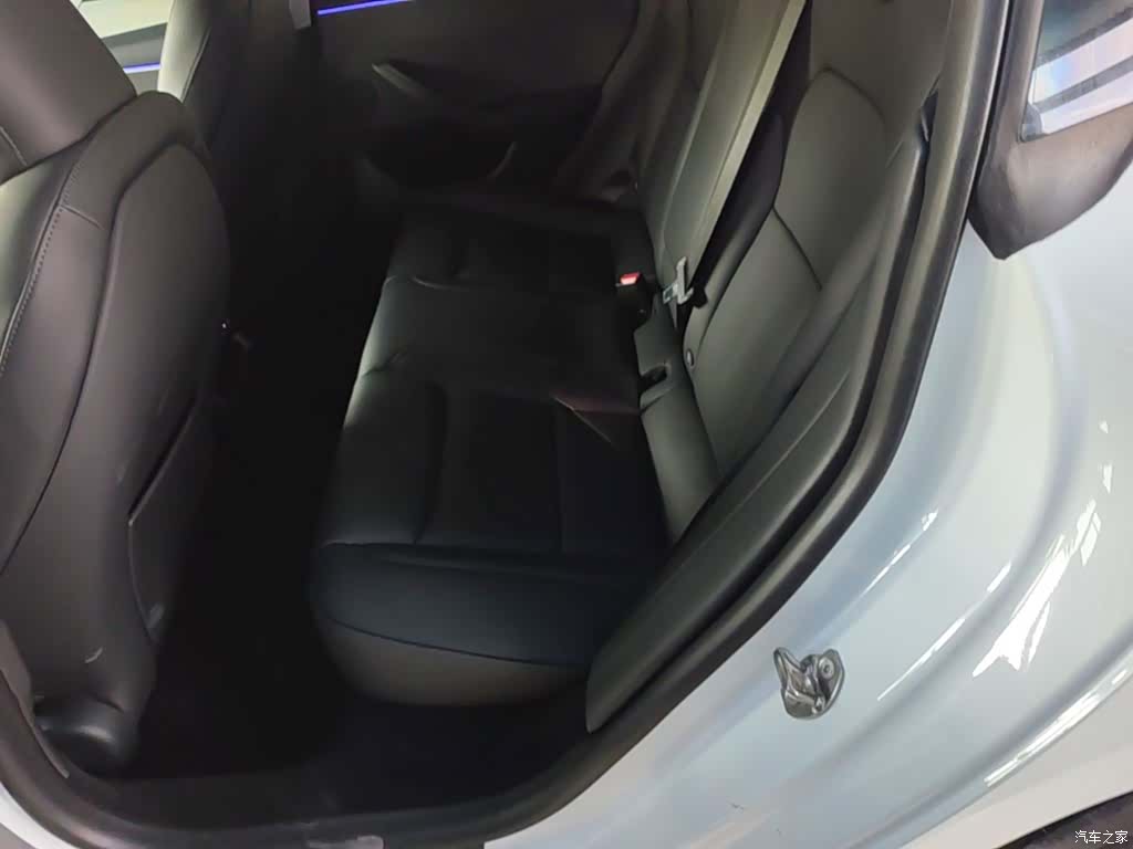 Tesla Model 3, 2024 13