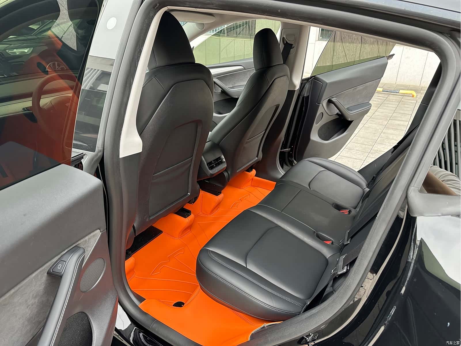 Tesla Model Y, 2024 7
