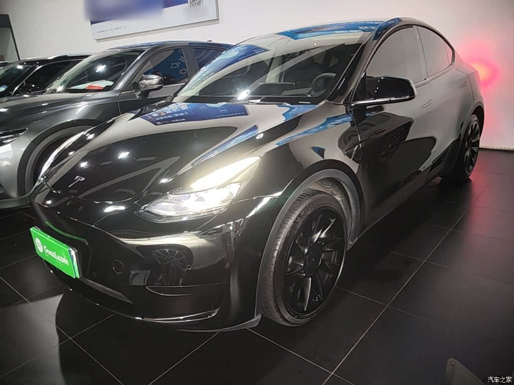 Tesla Model Y, 2022 2