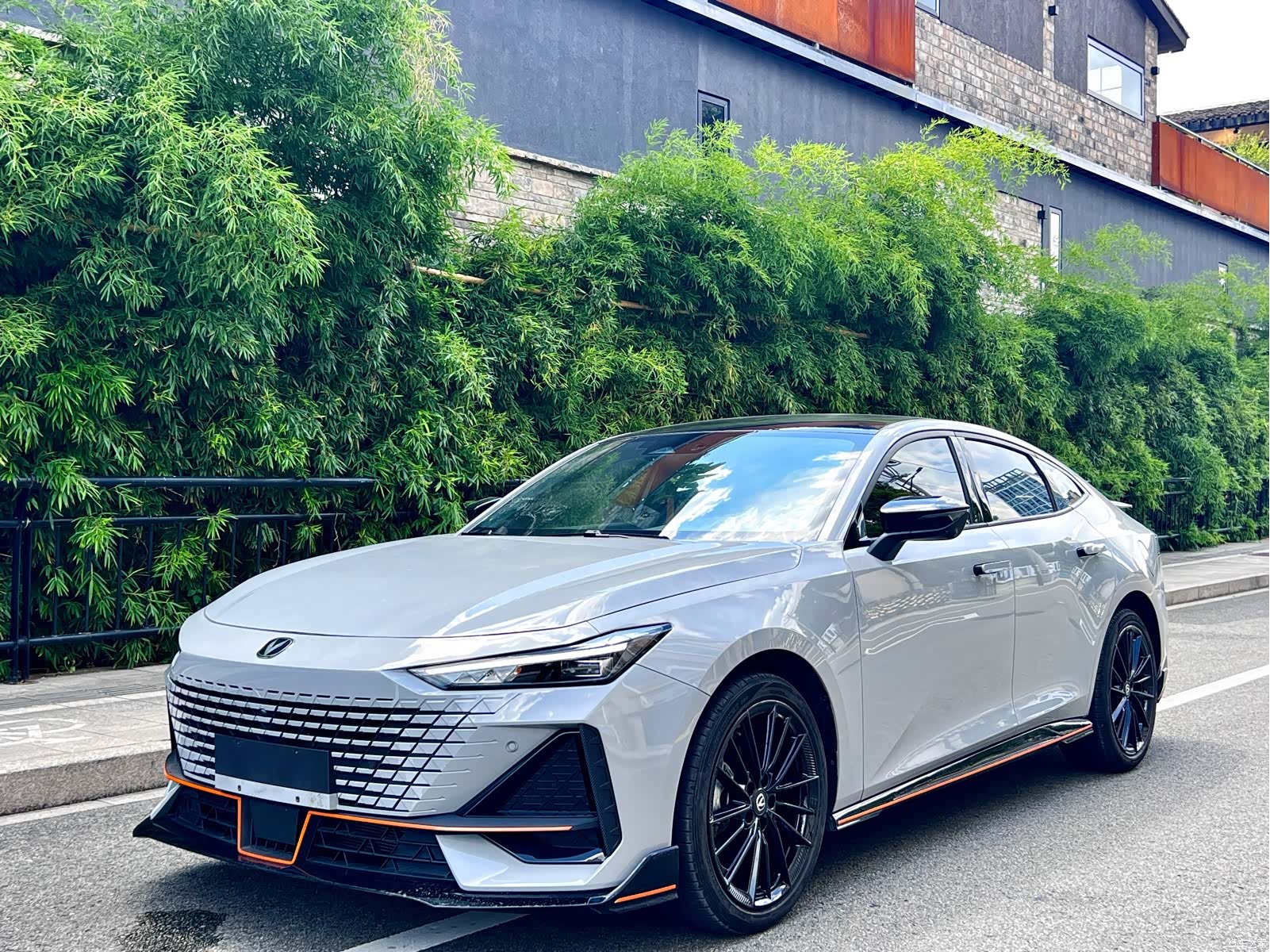Changan UNI-V, 2024 1
