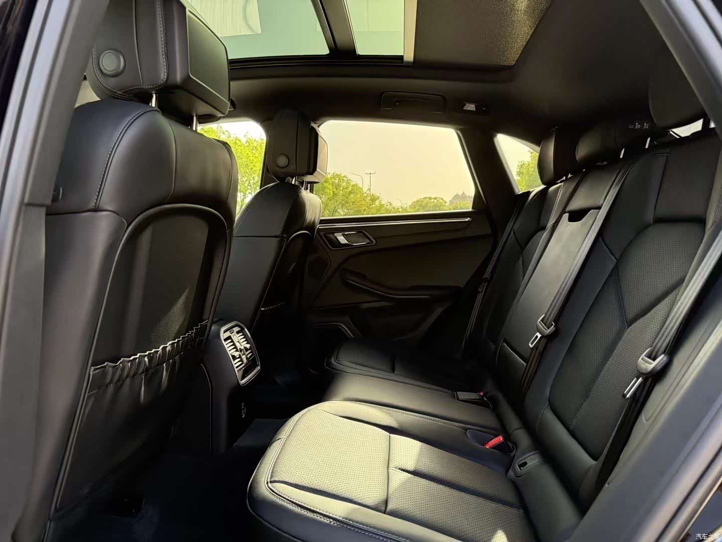 Porsche Macan, 2025 9