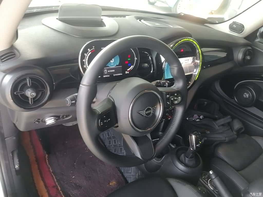 Mini Cooper, 2023 10