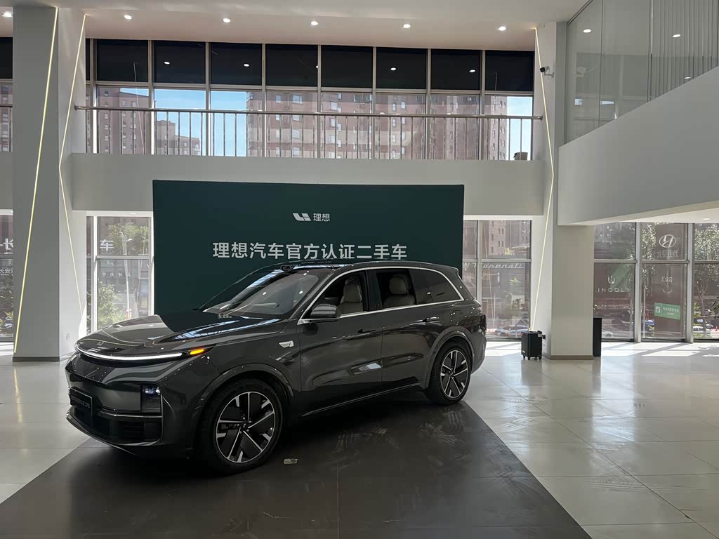 Li Auto L8