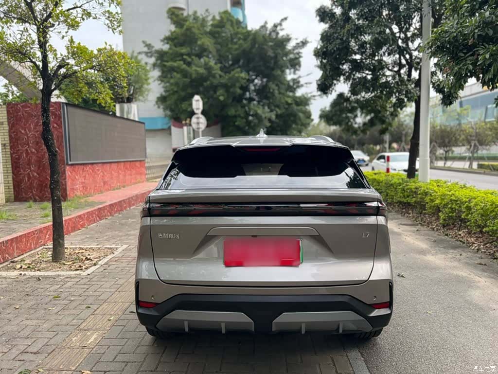 Geely Galaxy L7, 2024 25