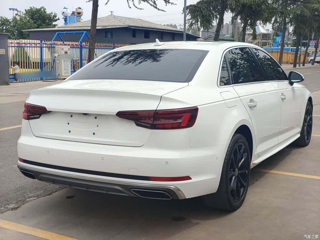 Audi A4L, 2019 11