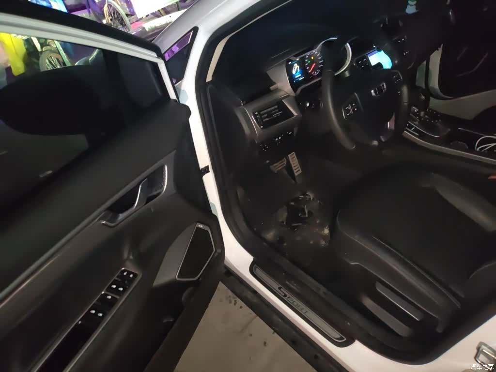 Geely Emgrand, 2017 14