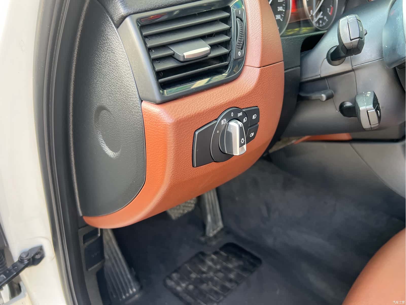 BMW X1, 2015 12