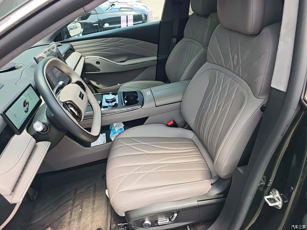 Geely 8, 2025 15