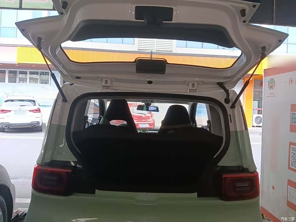 Wuling MINIEV, 2022 19