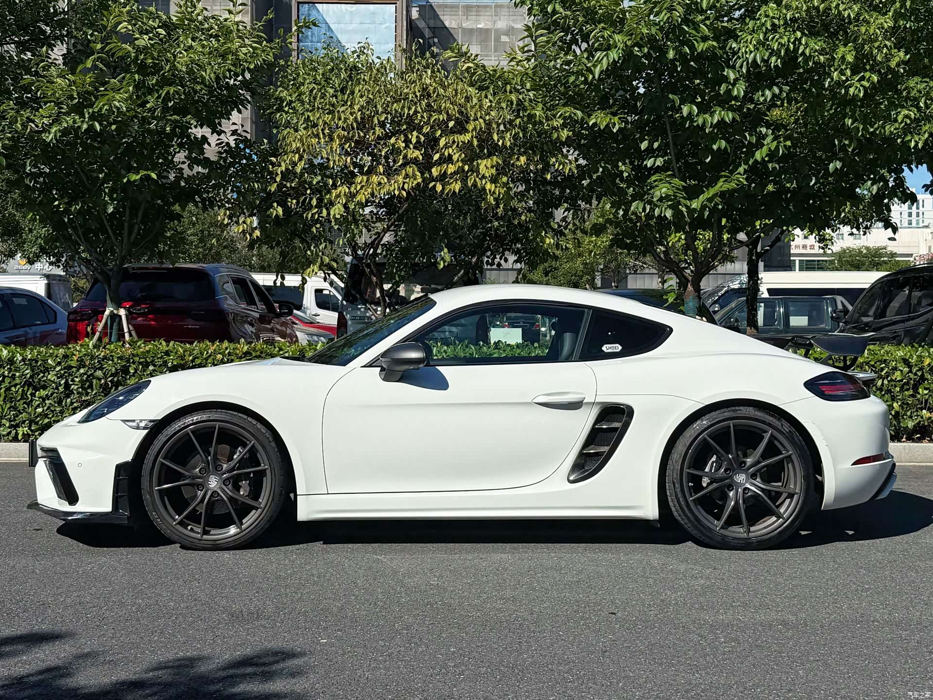 Porsche Cayman, 2021 все фото