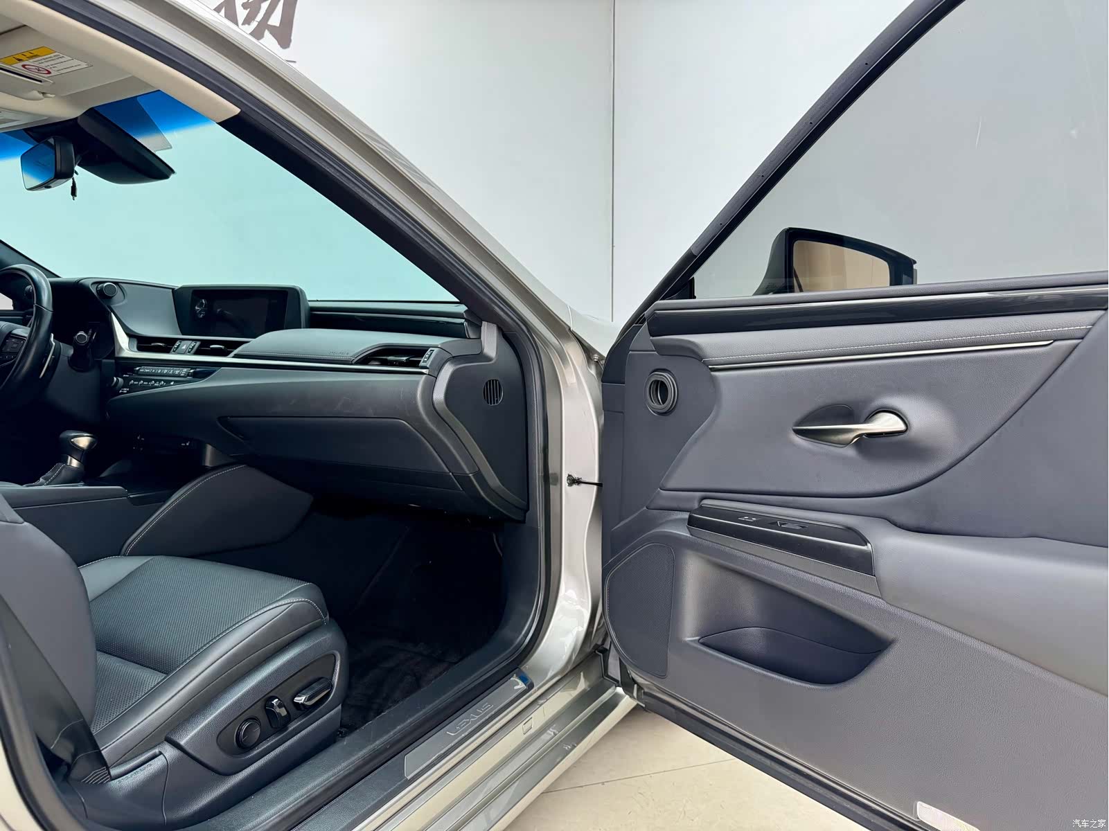 Lexus ES, 2020 12