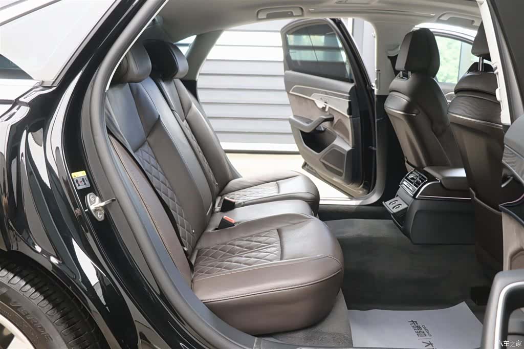 Audi A8L, 2022 23
