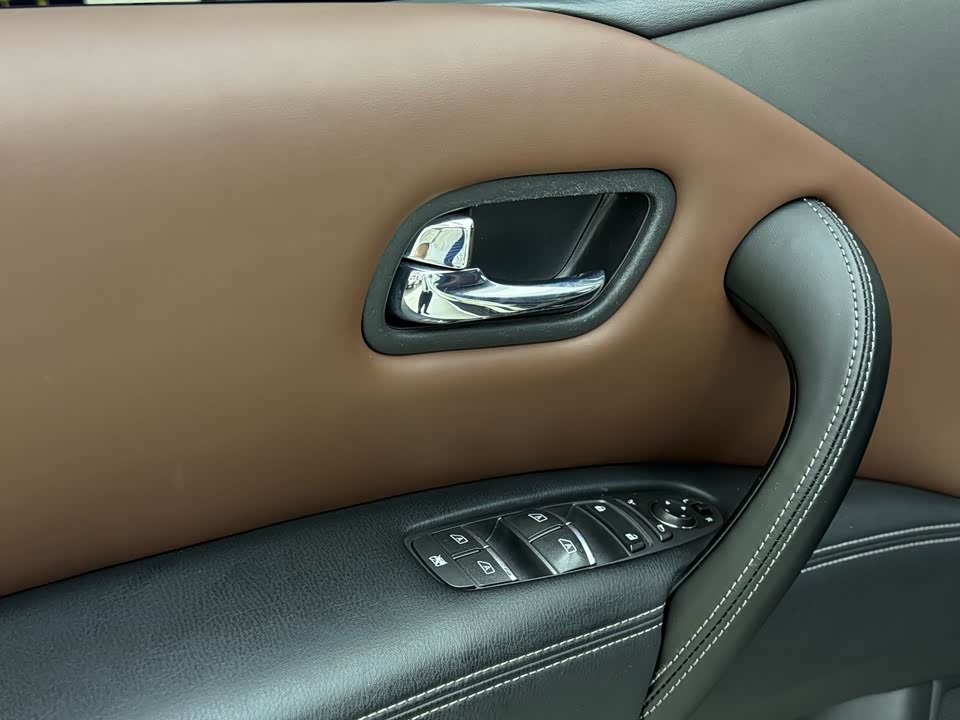 Nissan Toure