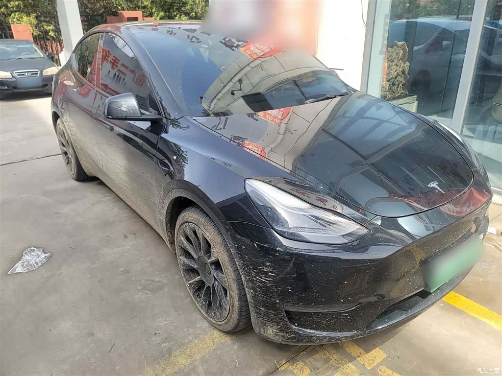 Tesla Model Y, 2022 3