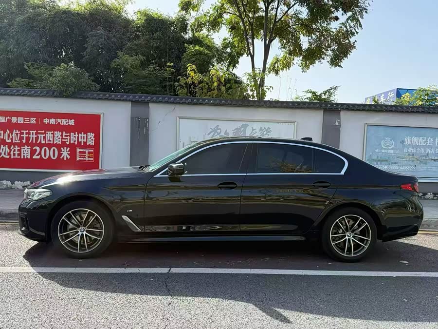 BMW 5 Series 2023, фото 8