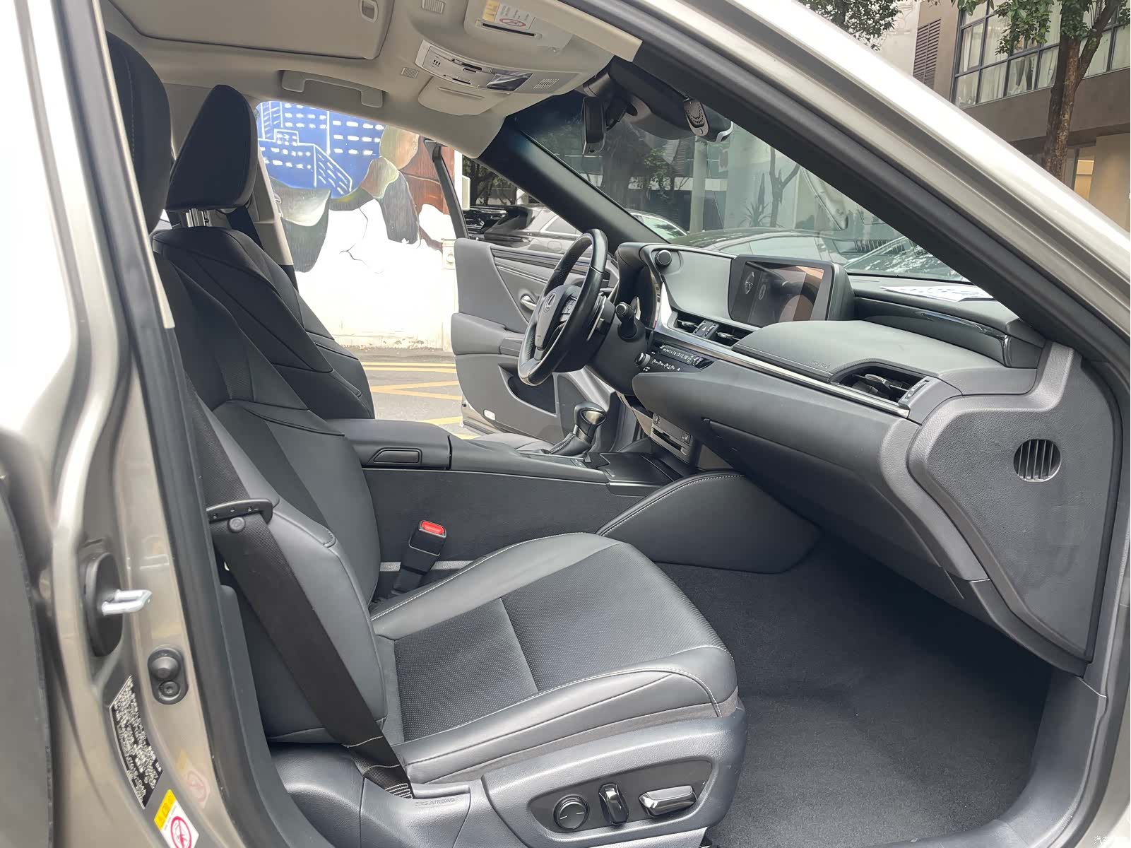 Lexus ES, 2019 11
