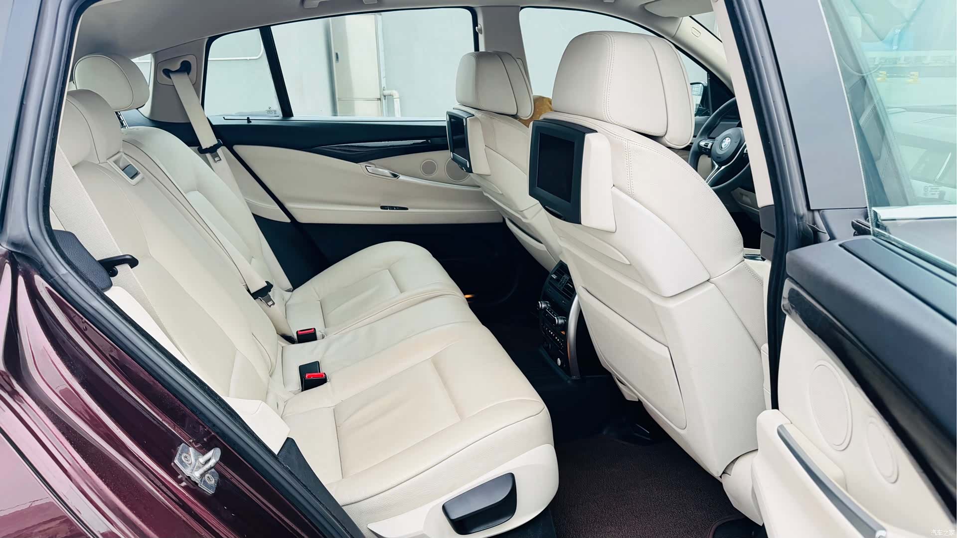 BMW 5 Series, 2011 16
