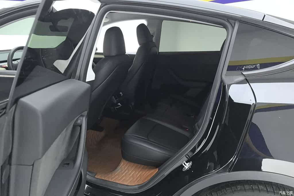 Tesla Model Y, 2023 11