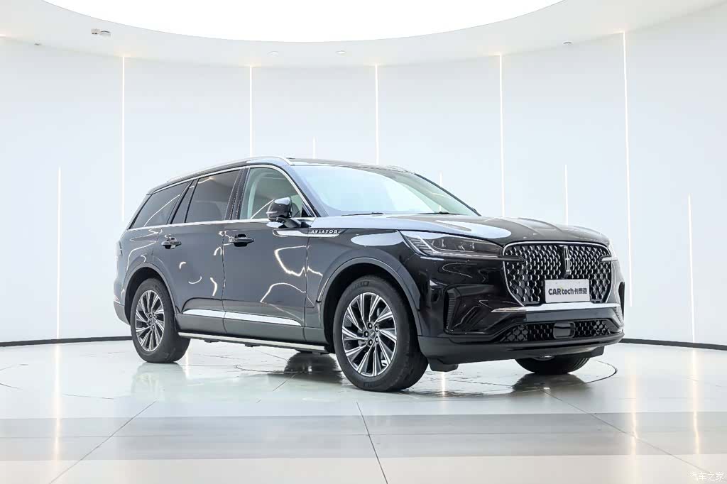 Lincoln Aviator, 2025 3