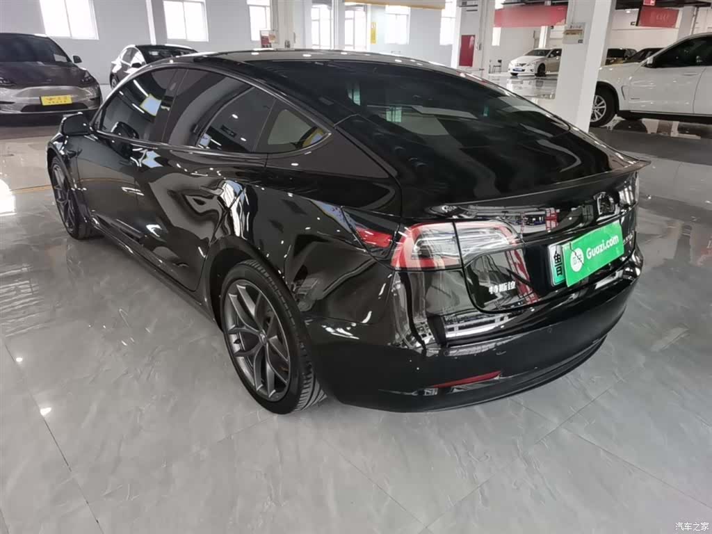 Tesla Model 3, 2022 все фото