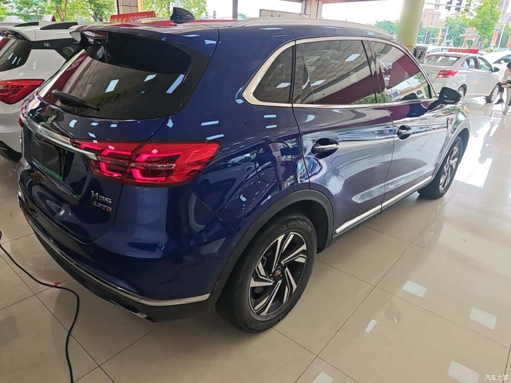 Hongqi HS5, 2022 7