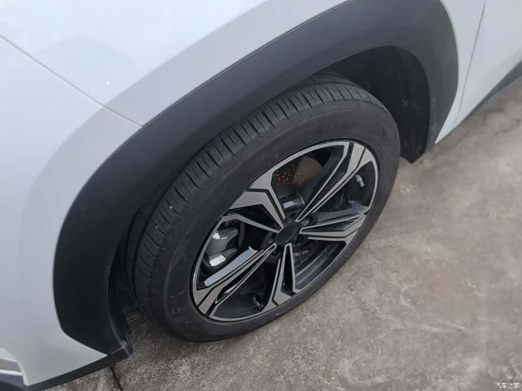 Geely Galaxy L7, 2025 23