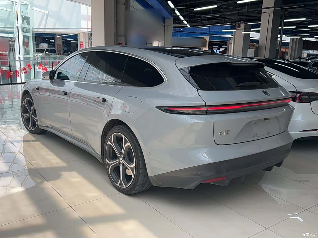 NIO ET5, 2024 10