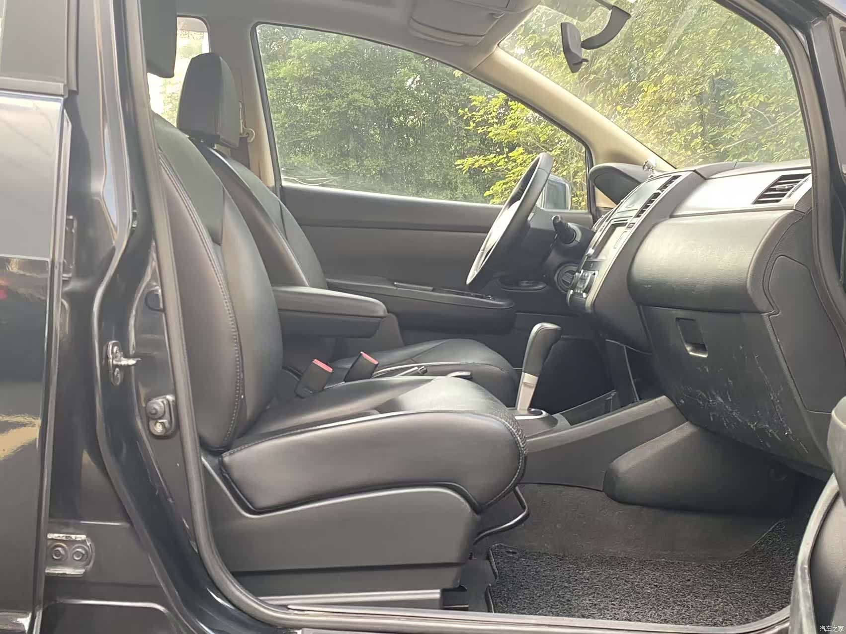 Nissan Tiida, 2010 14