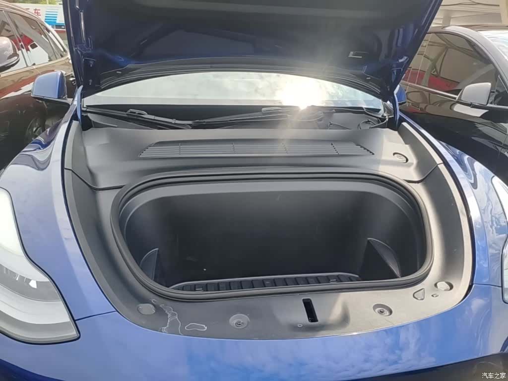 Tesla Model Y, 2022 20