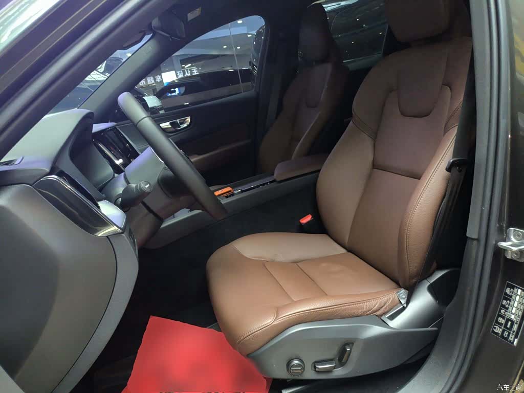 Volvo XC60, 2020 11