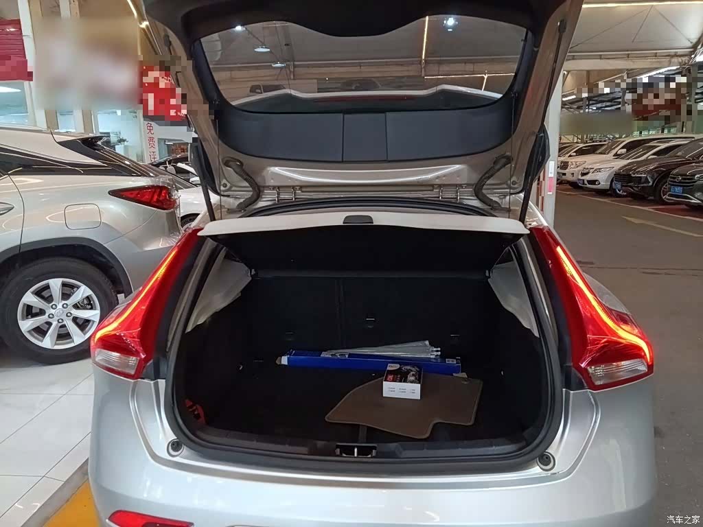 Volvo V40, 2016 9