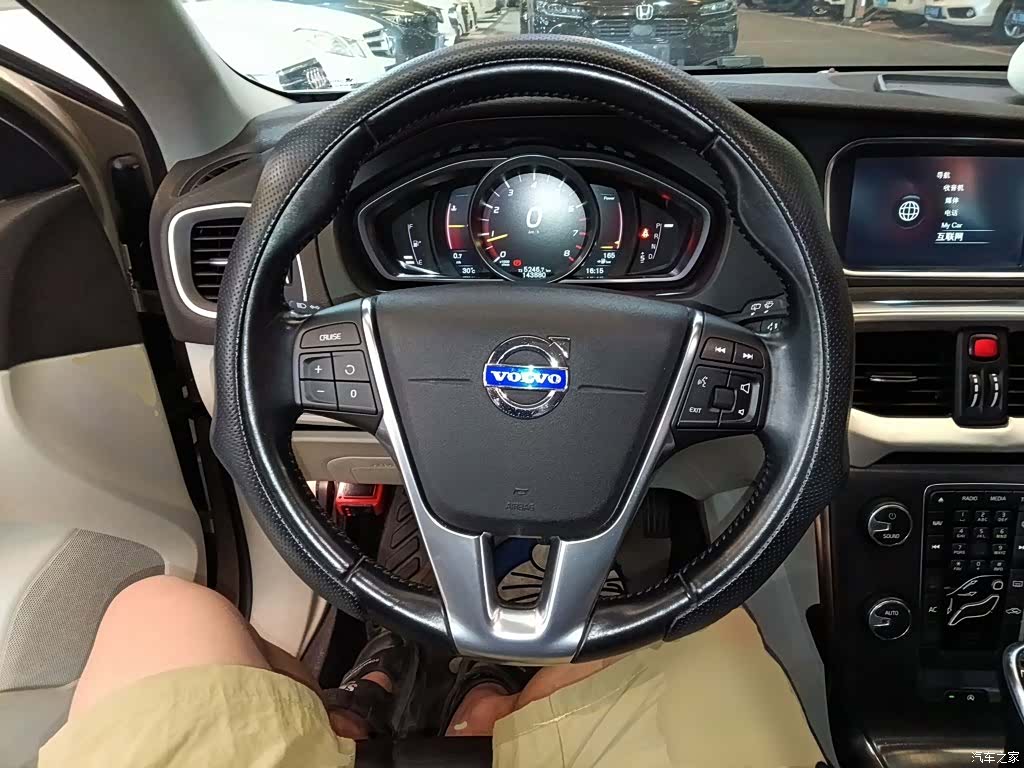 Volvo V40, 2016 3