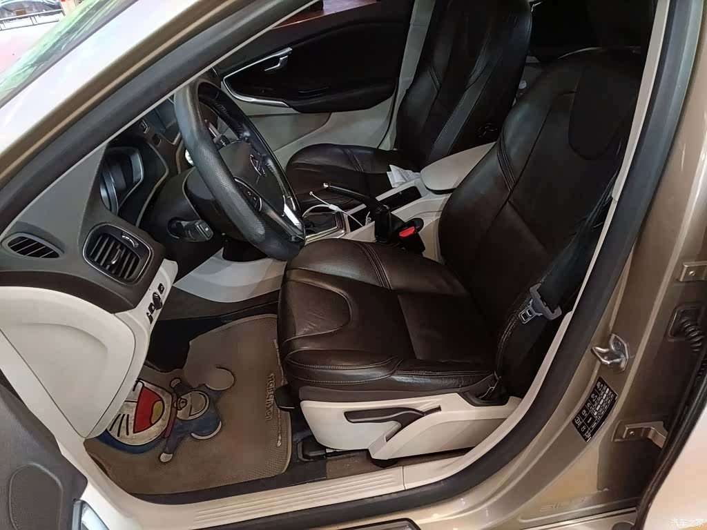 Volvo V40, 2016 7