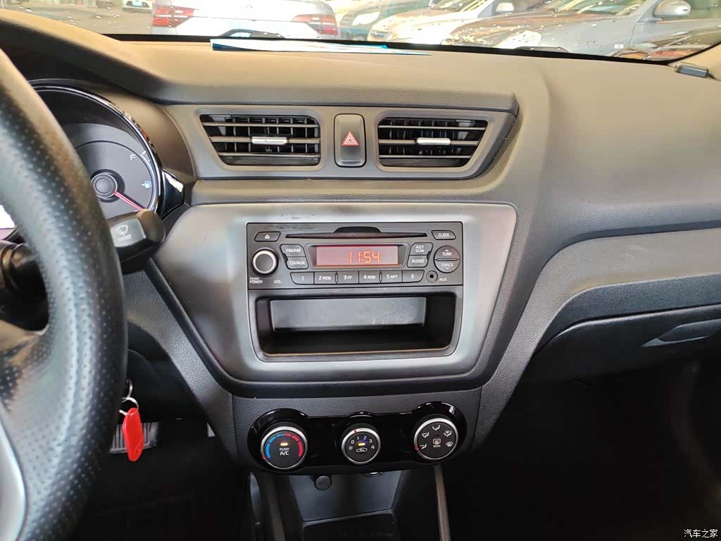 Kia K2, 2015 9