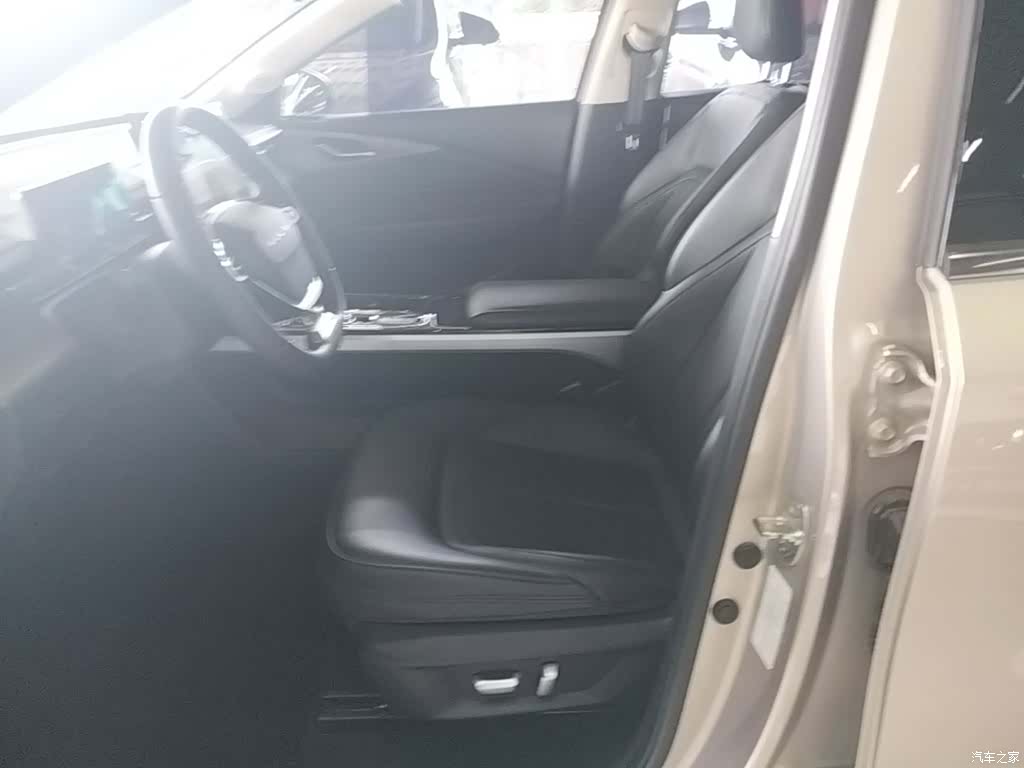 Wuling Starlight, 2024 15