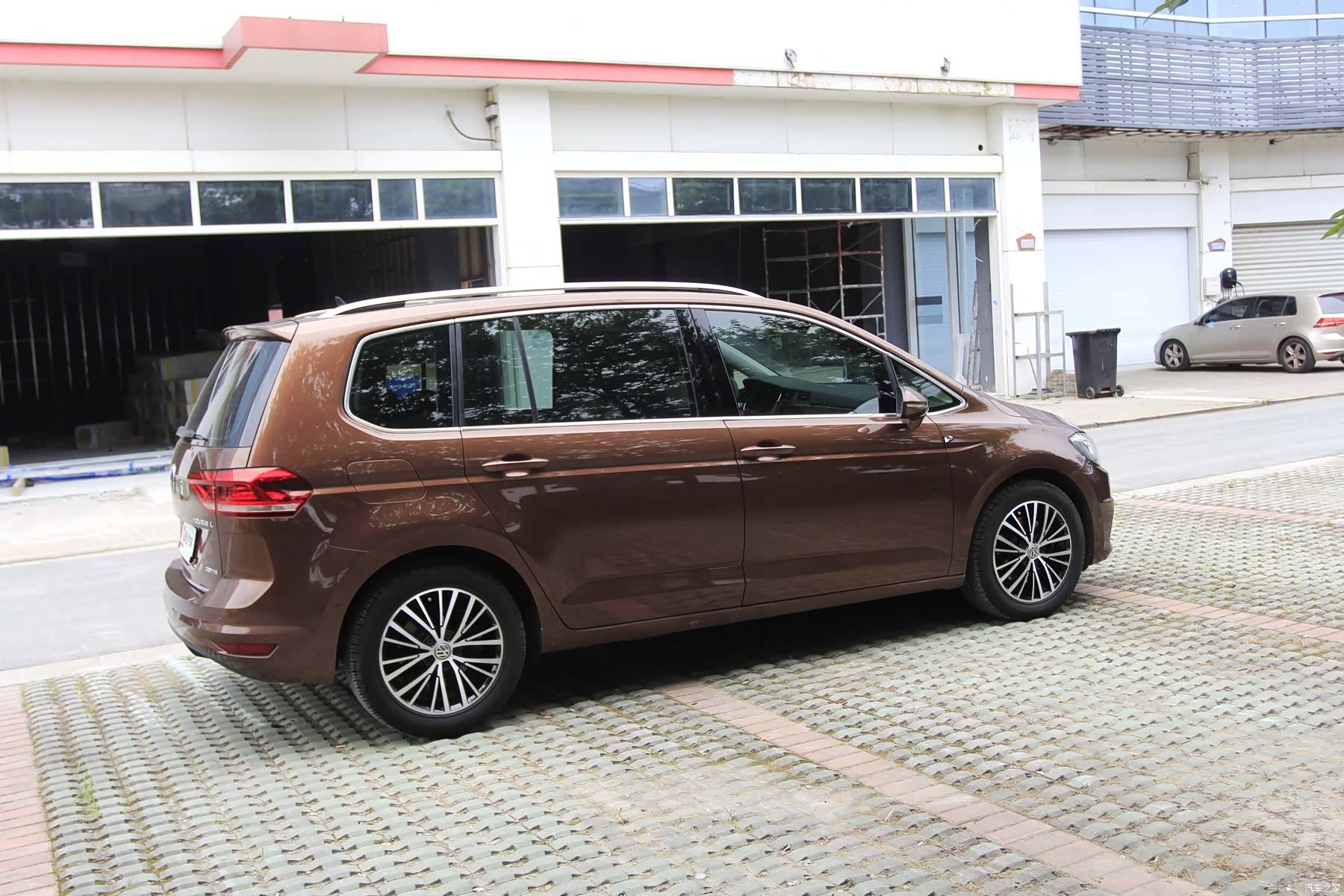 Volkswagen L, 2017 все фото