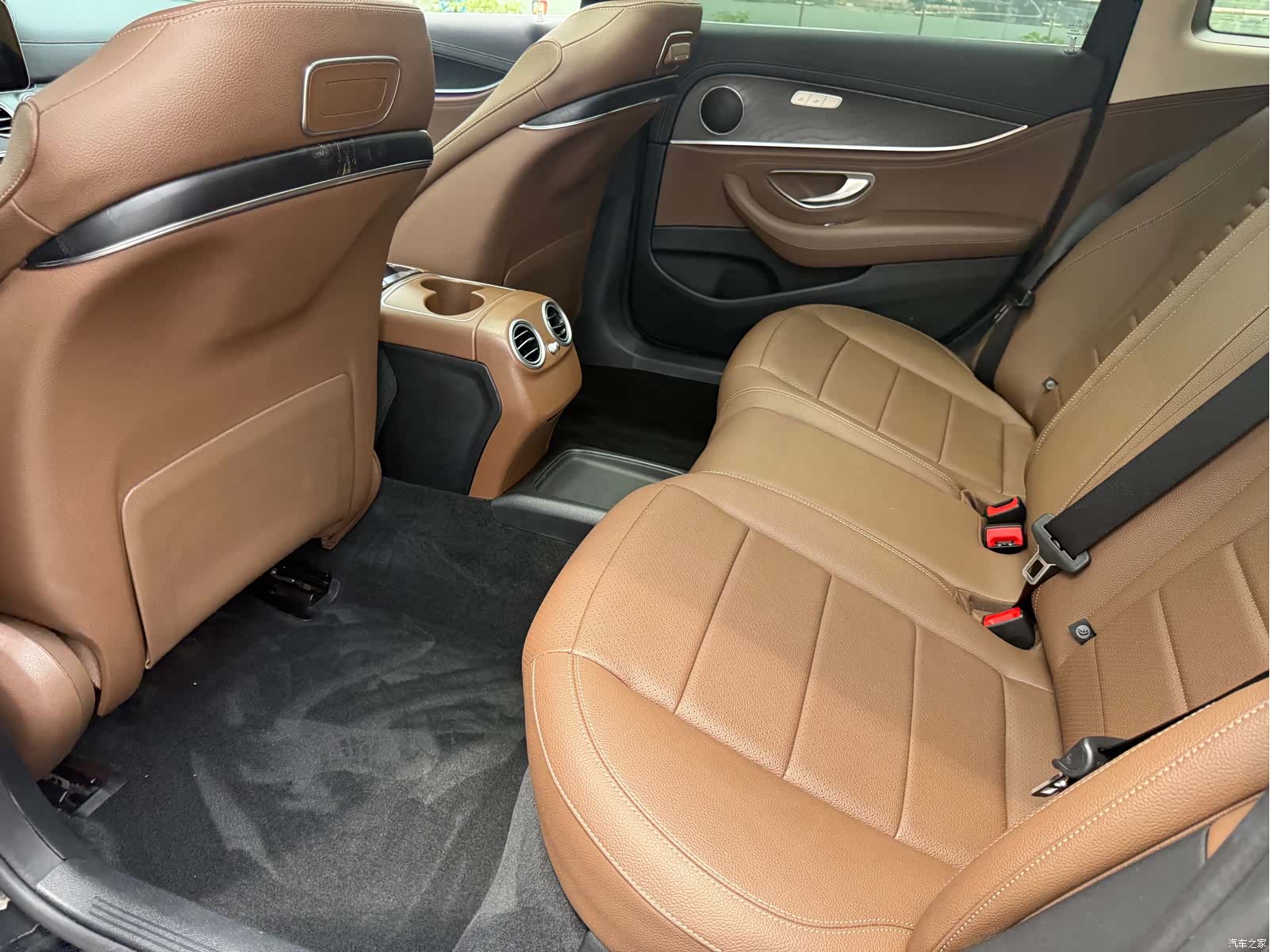 Mercedes-Benz E-Class, 2018 32