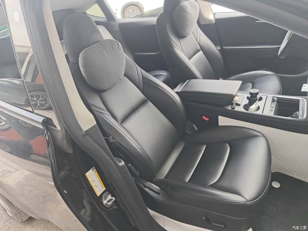 Tesla Model Y, 2022 25