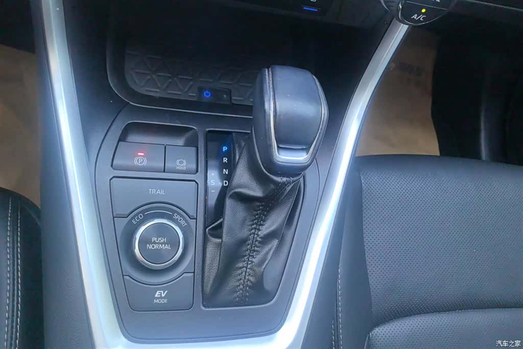 Toyota Wildlander, 2023 16